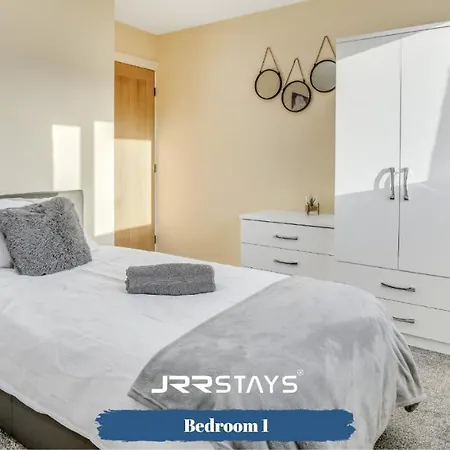 - 3 Bedroom, Sleeps 10 Garden - Jrr