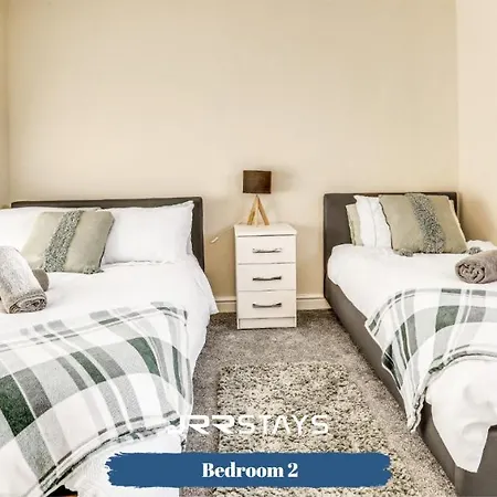 - 3 Bedroom, Sleeps 10 Garden - Jrr