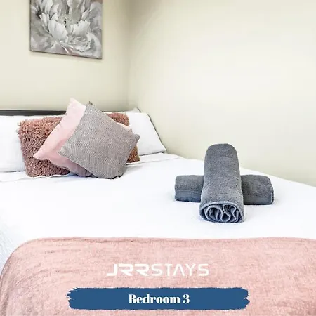 - 3 Bedroom, Sleeps 10 Garden - Jrr